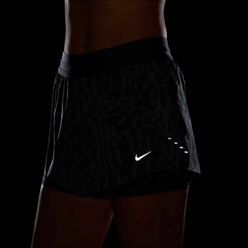 Pantaloni scurți de alergare pentru femei Nike Swift Dri-Fit Mid-Rise 2in1 black / black 7