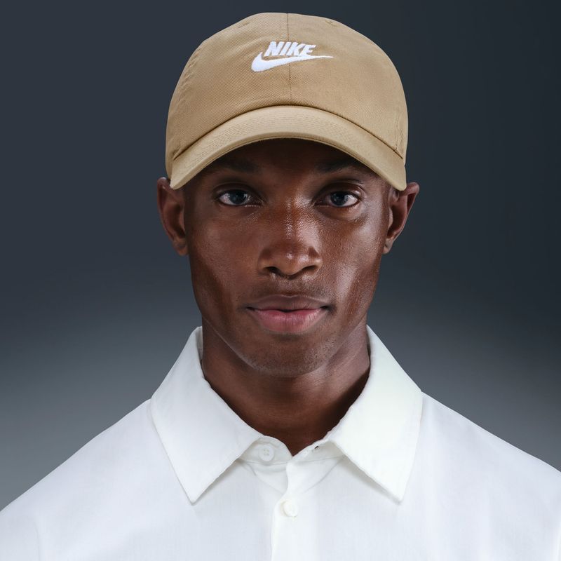 Șapcă Nike Club Unstructured Futura Wash parachute beige/white 5