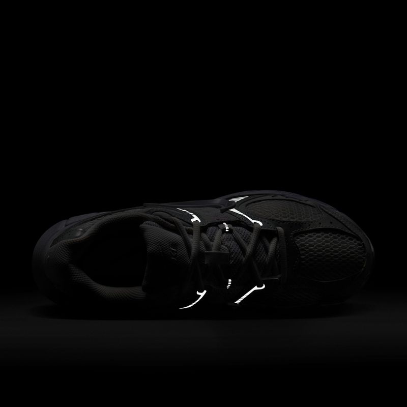 Încălțăminte pentru femei Nike V5 RNR white/black/metallic silver/white 11