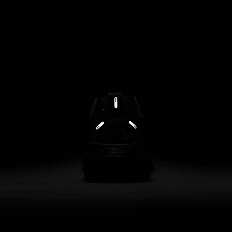 Încălțăminte de alergare pentru femei Nike Vomero 18 black/dark smoke grey/light smoke grey/black 8