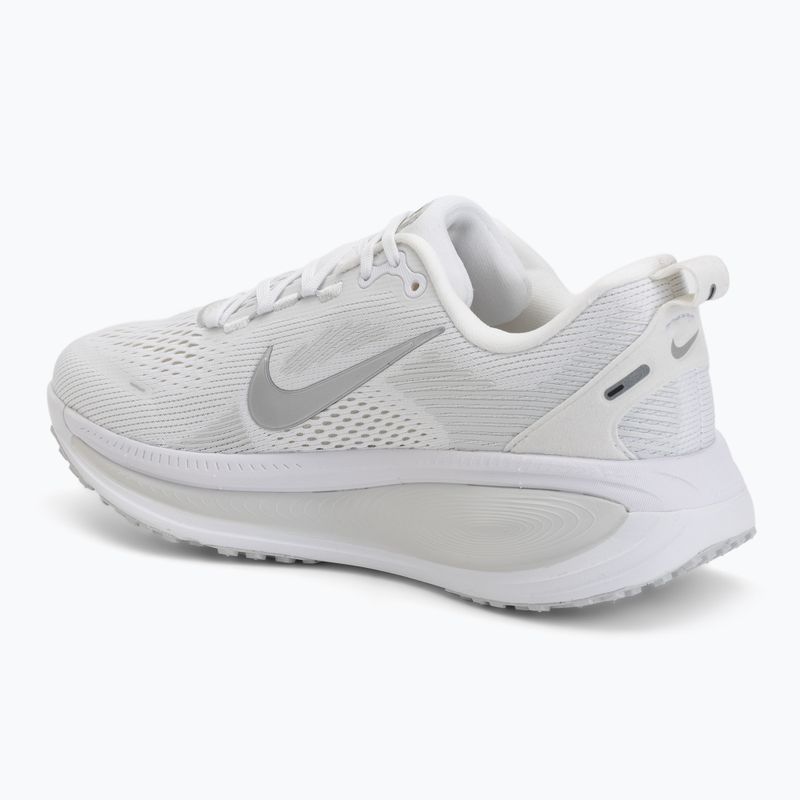 Încălțăminte de alergare pentru femei Nike Vomero 18 white/photon dust/metallic silver 3