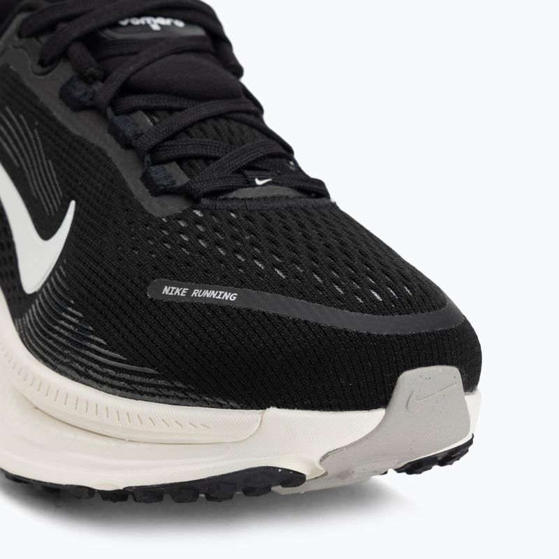 Pantofi de alergare pentru femei Nike Vomero 18 Wide negru/lapte de cocos/alb summit 7