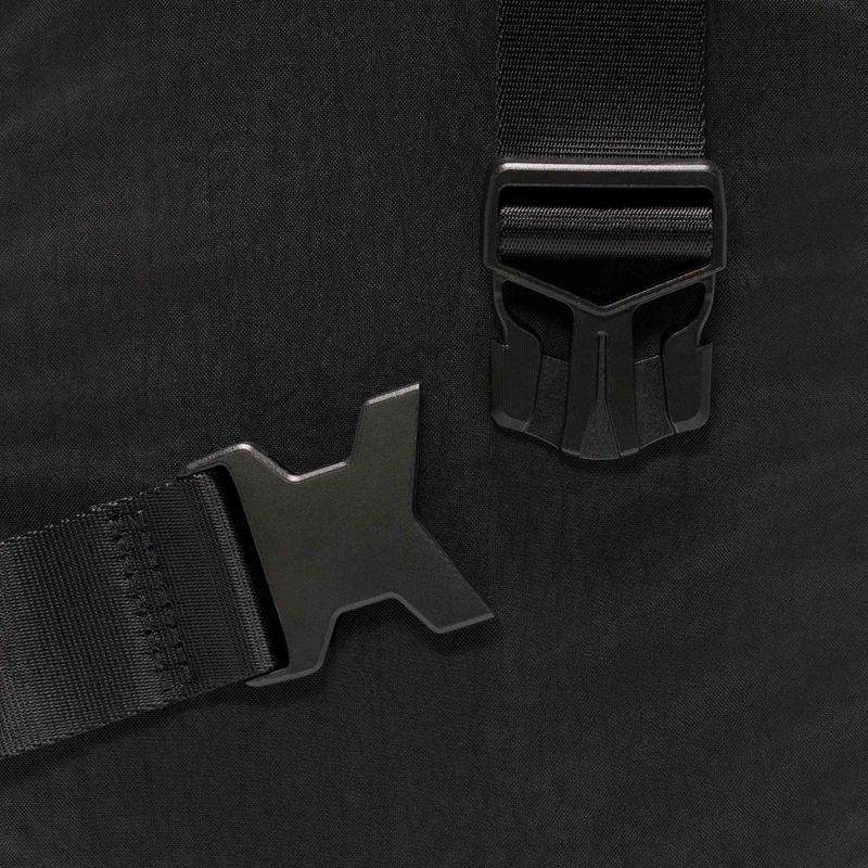 Borsetă Nike Aura 5 l black/black/gunmetal 5