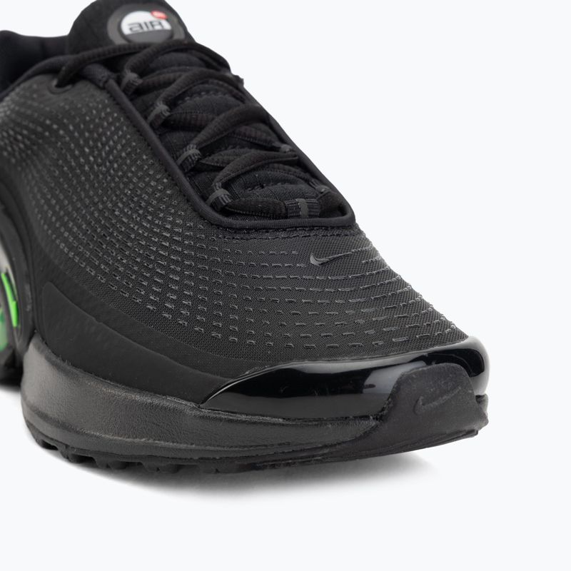 Încălțăminte pentru bărbați Nike Air Max Dn black/black/anthracite/green strike 7