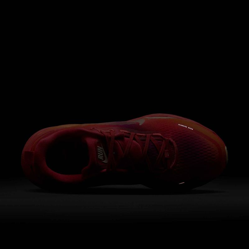 Încălțăminte de alergare pentru femei Nike Vomero 18 SE ember glow/sweet beet/marrakesh/washed coral 10
