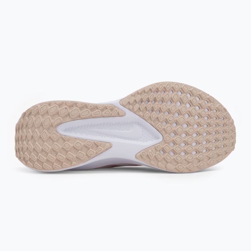 Încălțăminte de alergare pentru femei Nike Quest 6 white / bright crimson / washed coral 4