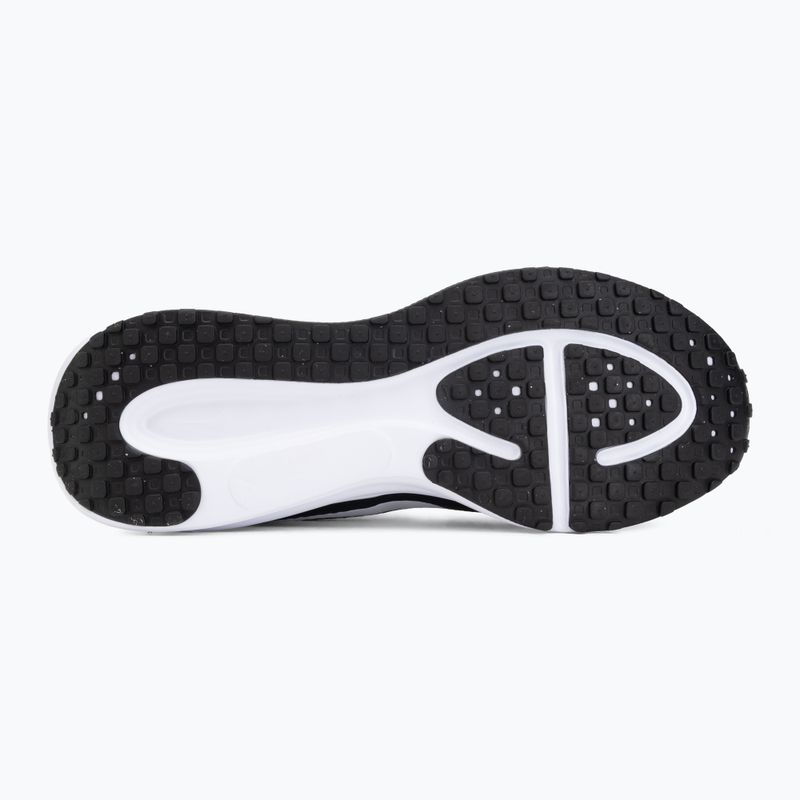 Încălțăminte de alergare pentru bărbați Nike Revolution 8 Extra Wide black/black/white 4
