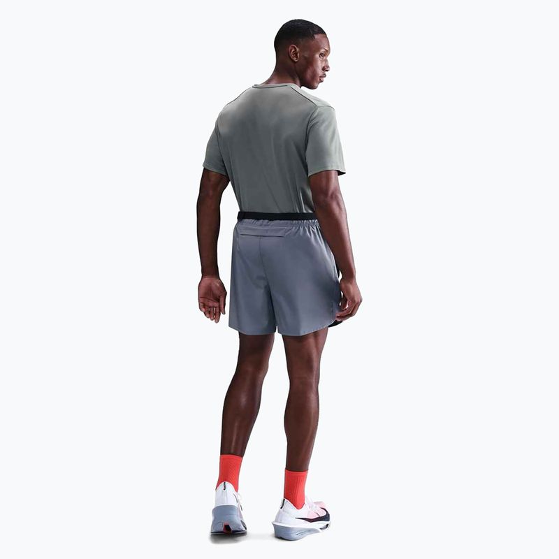 Tricou de alergare pentru bărbați Nike Miler Dri-Fit UV smoke grey 3