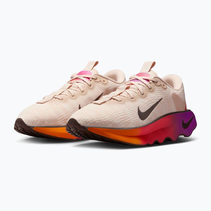 Pantofi de antrenament damă Nike Motiva SE pearl white/pale ivory/vivid purple/mtl gold grain 3