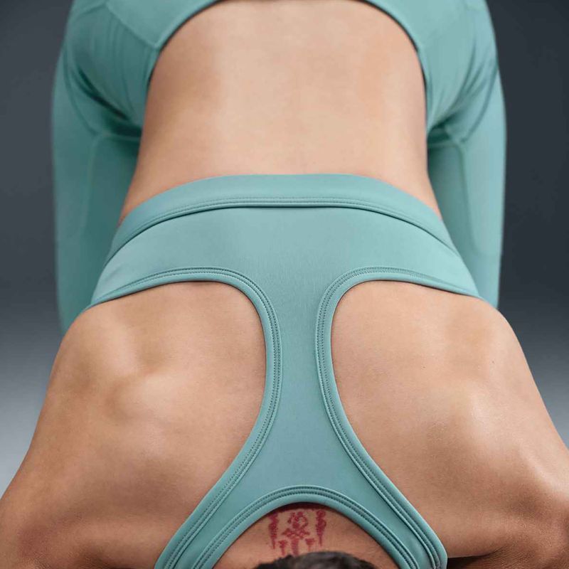 Sutien pentru antrenament Nike Swoosh Light Support cannon/white 11