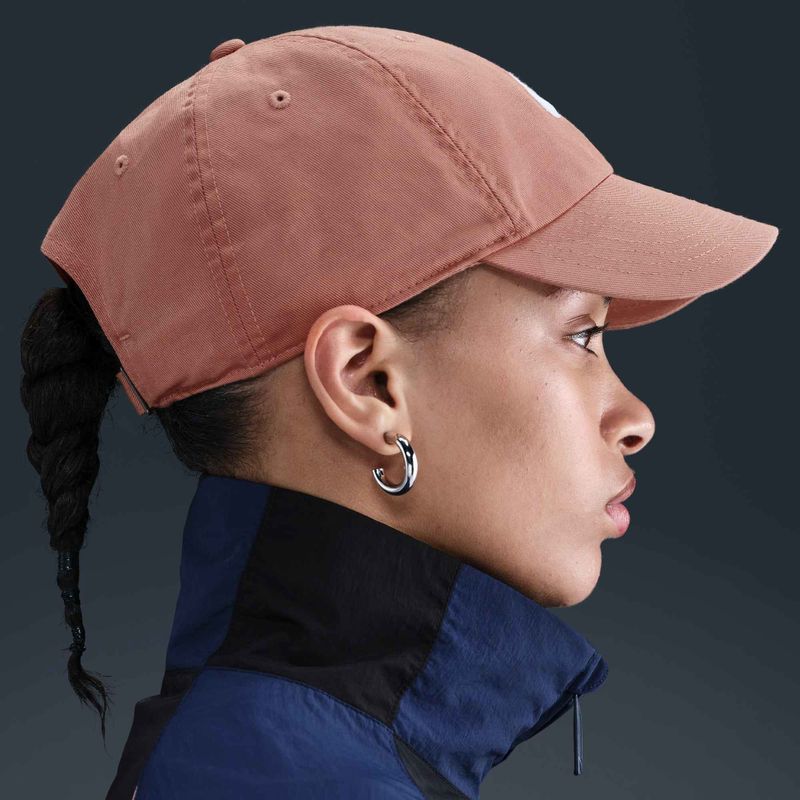 Șapcă  Nike Club Unstructured Futura Wash rose gold/white 8
