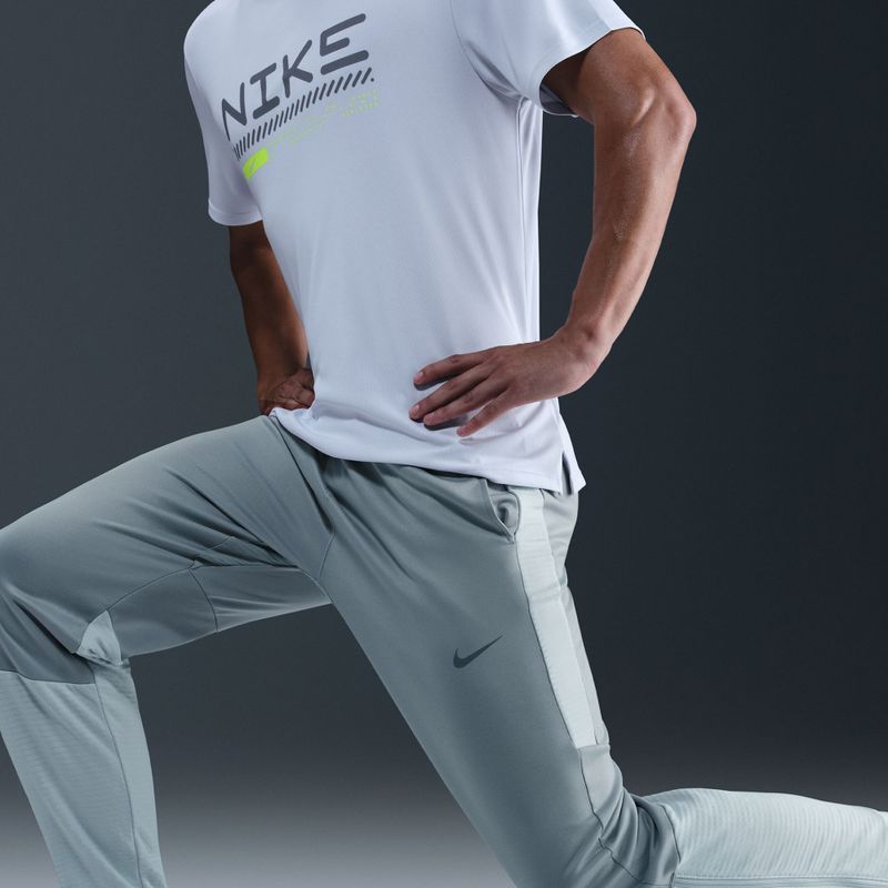 Pantaloni de alergare pentru bărbați Nike Challenger Therma-Fit Winterized light smoke grey 6