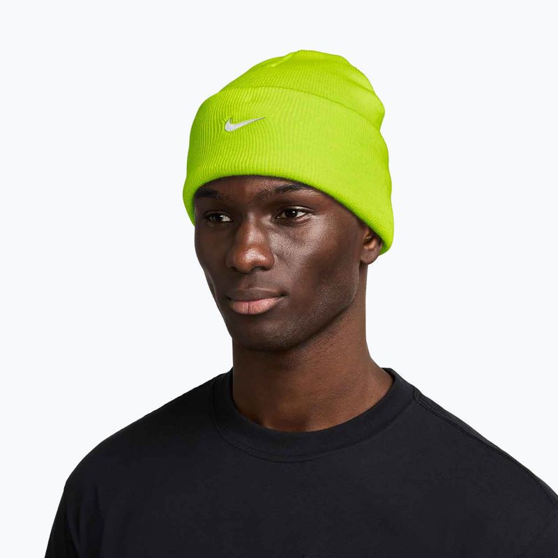 Căciulă de iarnă Nike Peak Swoosh Beanie cyber/white 2