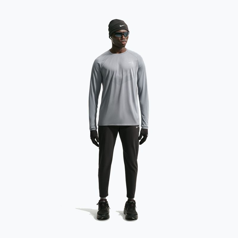Longsleeve de alergare pentru bărbați Nike Stride Dri-Fit ADV Smoke Grey 2