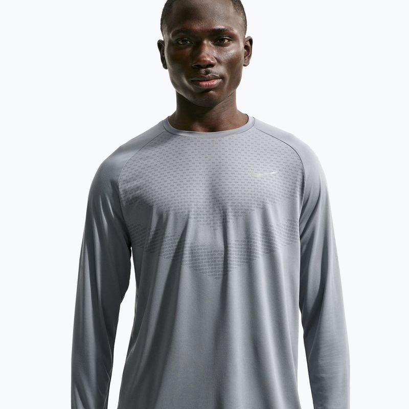 Longsleeve de alergare pentru bărbați Nike Stride Dri-Fit ADV Smoke Grey 4