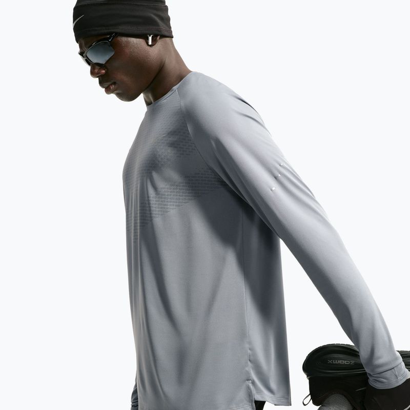 Longsleeve de alergare pentru bărbați Nike Stride Dri-Fit ADV Smoke Grey 6