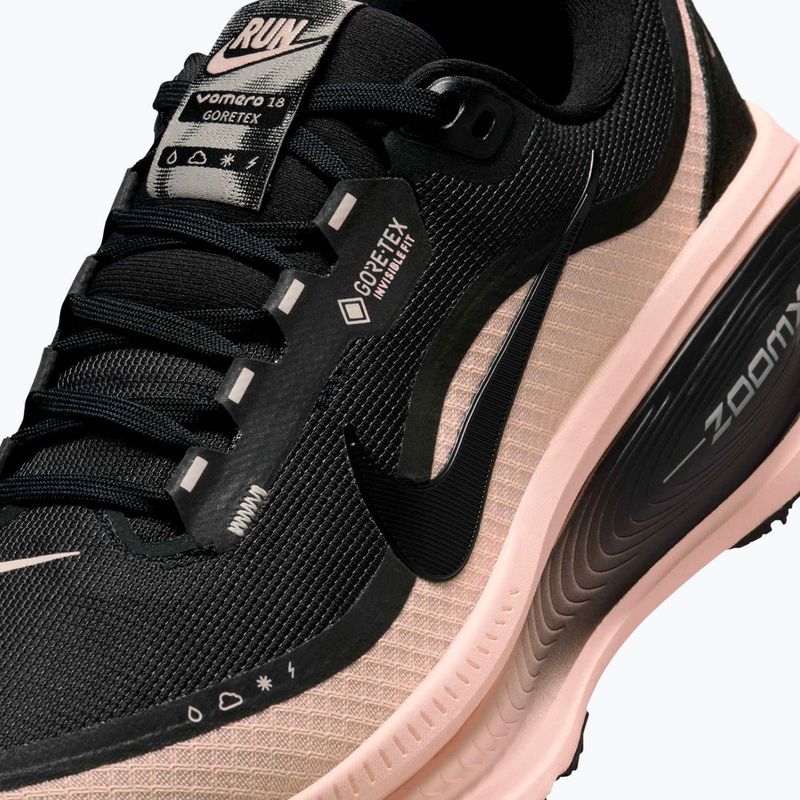 Încălțăminte de alergare pentru femei Nike Vomero 18 GORE-TEX black/crimson tint/black/black 9