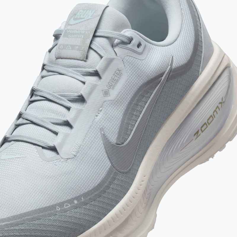 Încălțăminte de alergare pentru bărbați Nike Vomero 18 GORE-TEX pure platinum/metallic silver 9