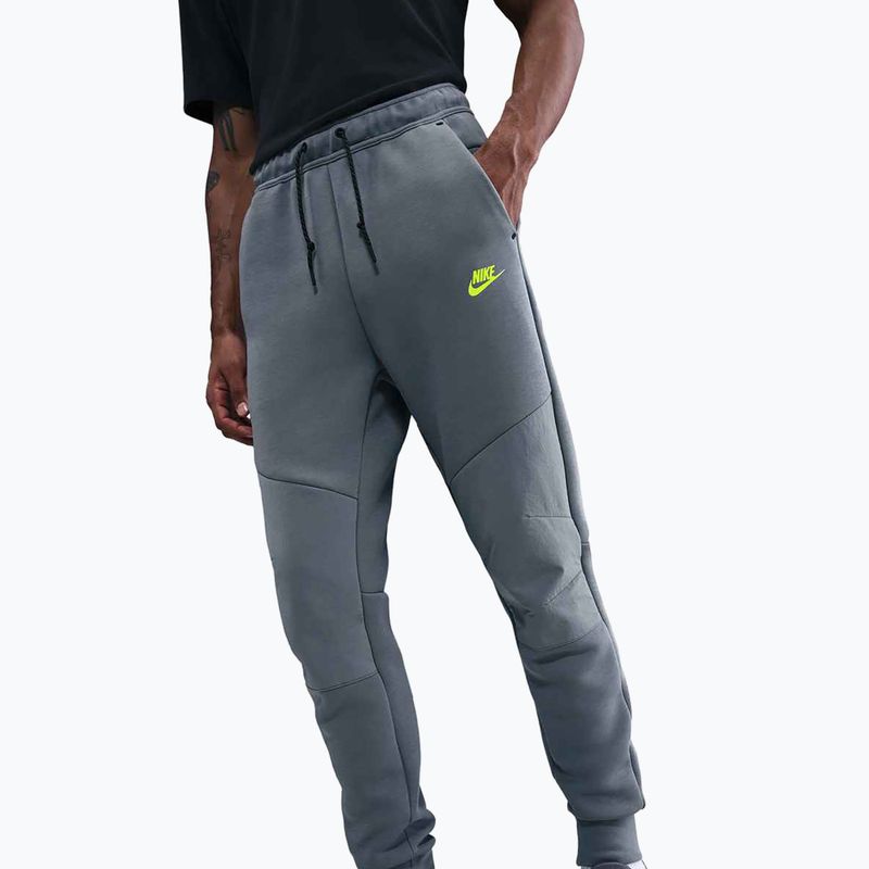 Pantaloni pentru bărbați Nike Tech Joggers cool grey/cool grey/volt 3