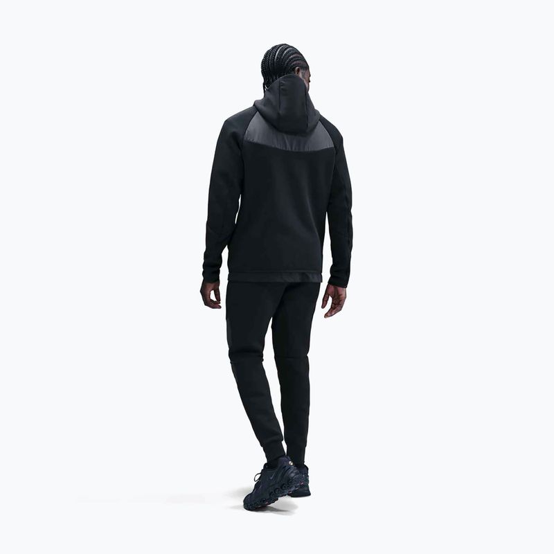 Pantaloni pentru bărbați Nike Tech Joggers black/dark smoke grey/metallic gold 3