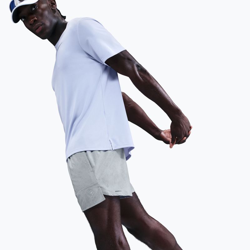 Pantaloni scurți de alergare pentru bărbați Nike Stride Brief-Lined 5" Light Smoke Grey 4