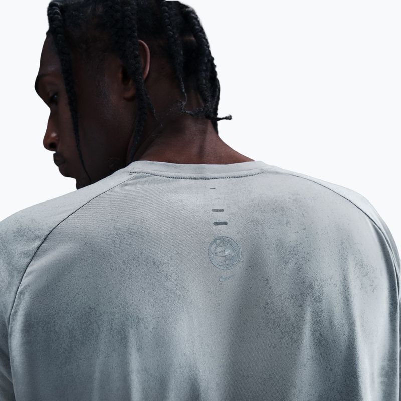 Longsleeve de alergare pentru bărbați Nike Stride Dri-Fit ADV light smoke grey 4