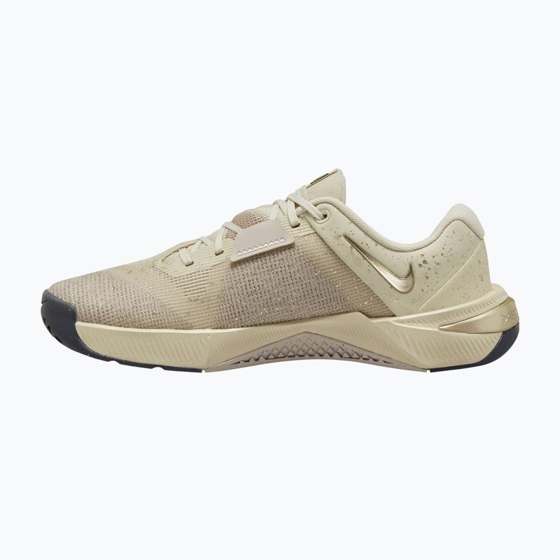 Încălțăminte de antrenament pentru femei Nike Metcon 10 SE light khaki/cream ii/metallic gold grain 2