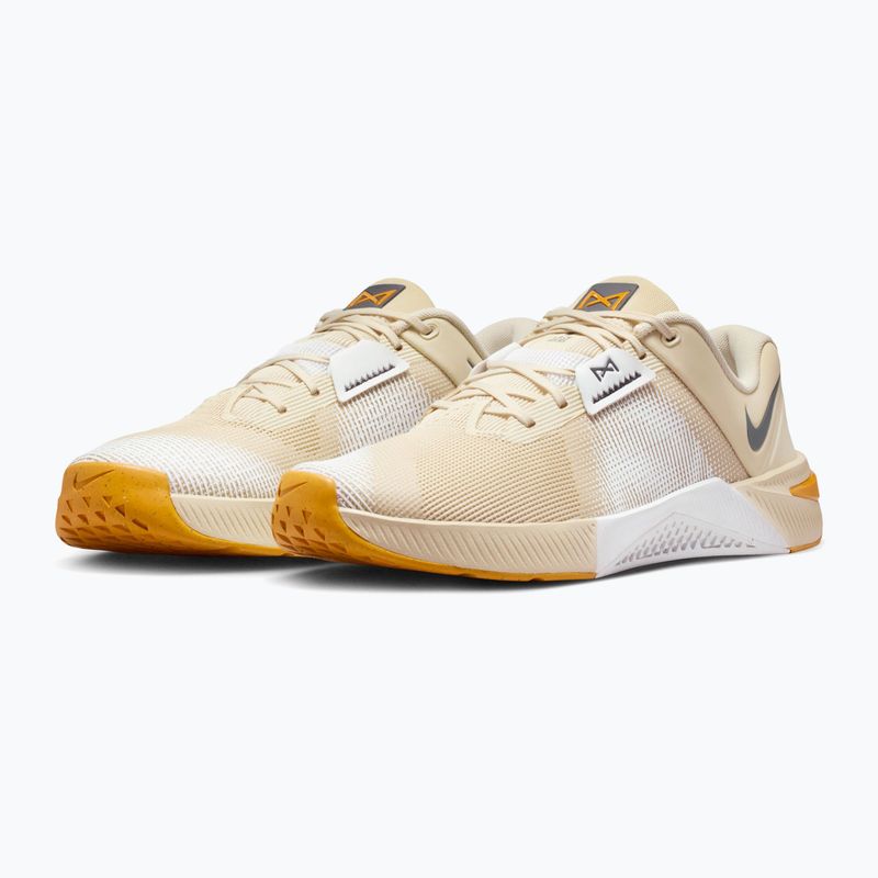 Încălțăminte de ridicare greutăți pentru bărbați Nike Metcon 10 light khaki/gold leaf/iron grey 3