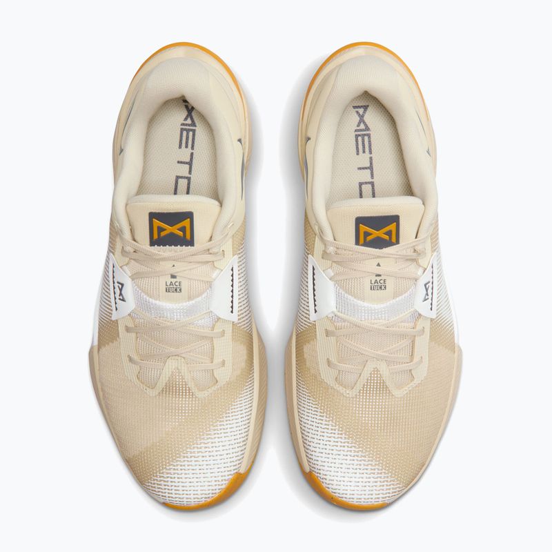 Încălțăminte de ridicare greutăți pentru bărbați Nike Metcon 10 light khaki/gold leaf/iron grey 5