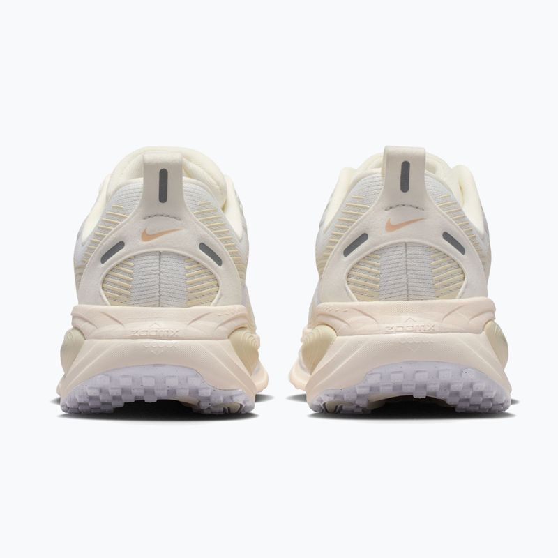 Încălțăminte de alergare pentru femei Nike Vomero 18 ESS summit white/chalk/sea glass/white 11