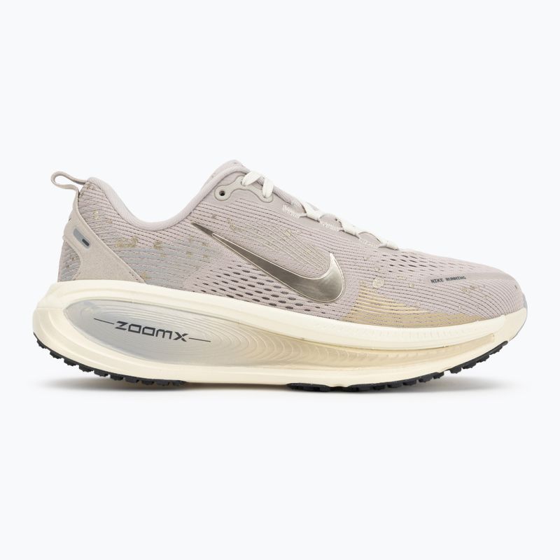 Încălțăminte de alergare pentru femei Nike Vomero 18 SE cream ii/coconut milk/metallic gold grain 2