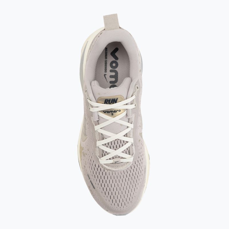 Încălțăminte de alergare pentru femei Nike Vomero 18 SE cream ii/coconut milk/metallic gold grain 5