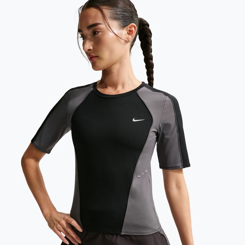 Tricou de alergare pentru femei Nike Swift Dri-Fit black/iron grey 2
