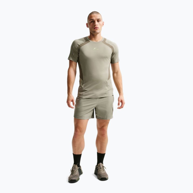 Tricou de antrenament pentru bărbați Nike Pro Training Dri-Fit light army/medium olive/light liquid lime 2