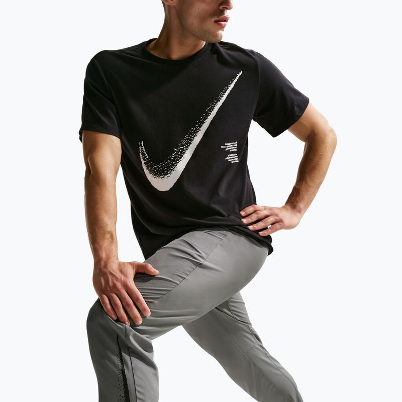 Pantaloni de antrenament pentru bărbați Nike Form Dri-Fit GFX Alt smoke grey 5
