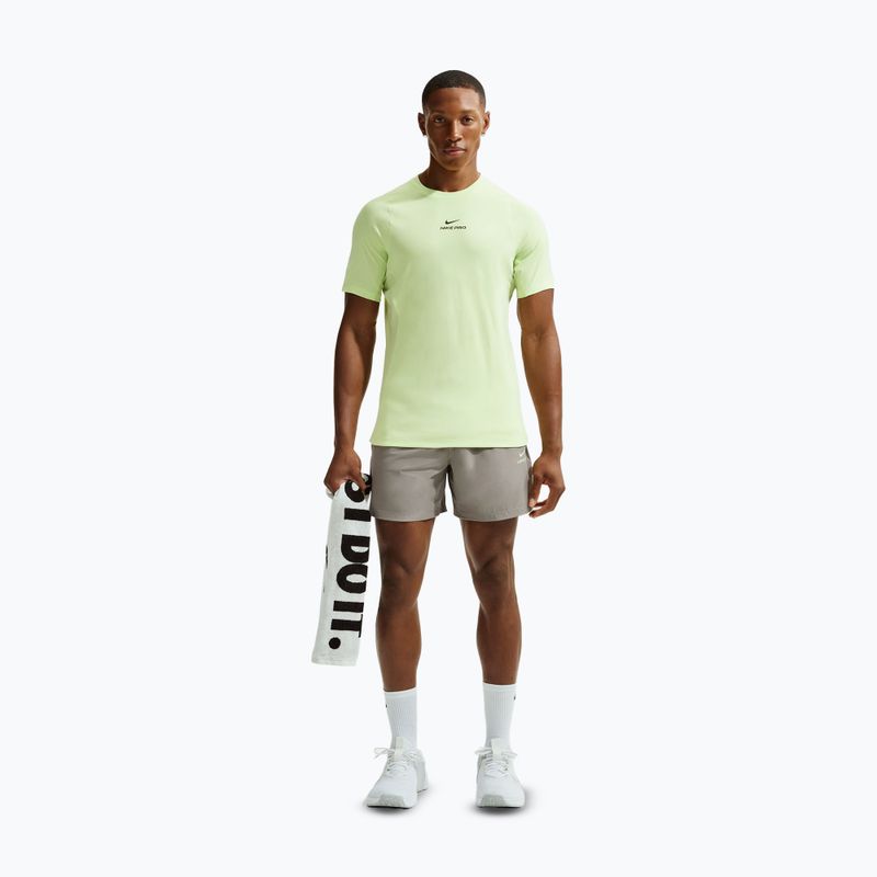 Pantaloni scurți pentru bărbați Nike Pro Training Dri-Fit 6" light army/light liquid lime 2