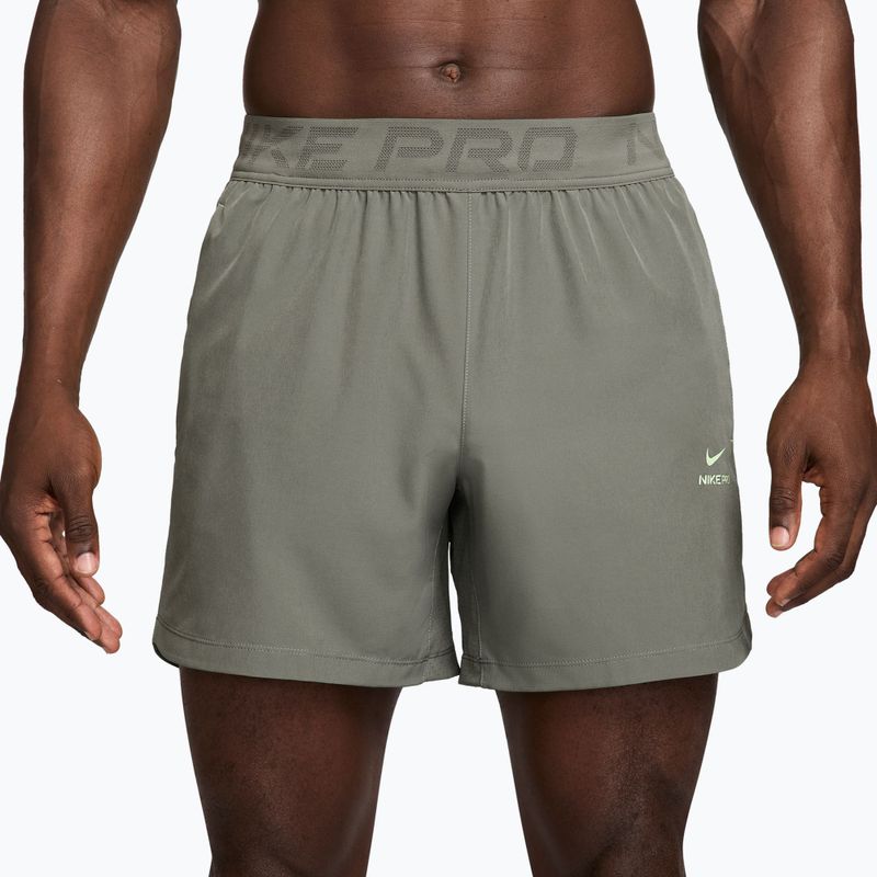 Pantaloni scurți pentru bărbați Nike Pro Training Dri-Fit 6" light army/light liquid lime 5
