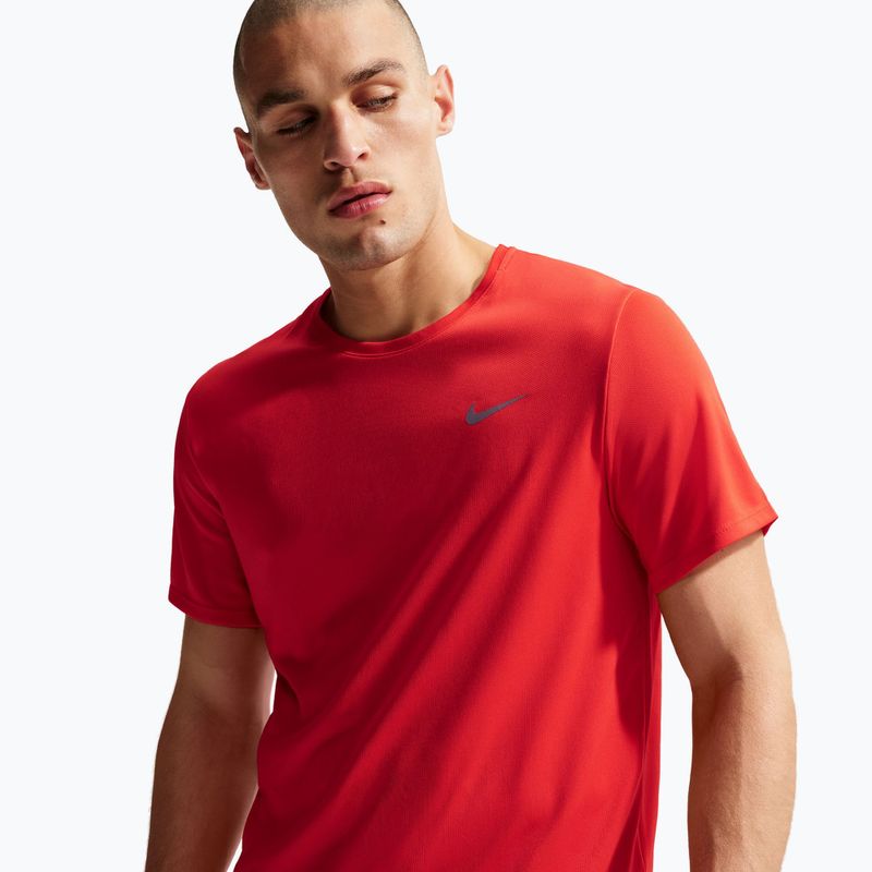 Tricou de alergare pentru bărbați Nike Miler Dri-Fit UV light crimson 4