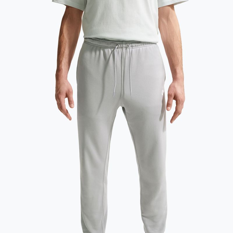 Pantaloni pentru bărbați Nike Club French Terry Joggers light smoke grey/light smoke grey/white 4