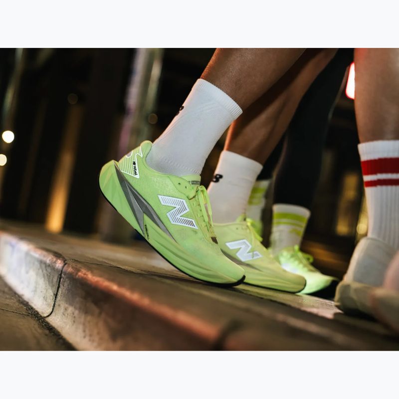 Încălțăminte de alergare pentru bărbați  New Balance FuelCell Rebel V5 9