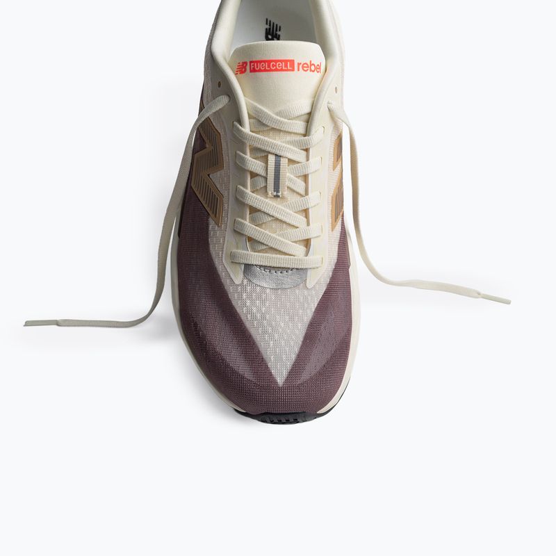 Pantofi de alergare bărbați New Balance FuelCell Rebel V5 angora 4