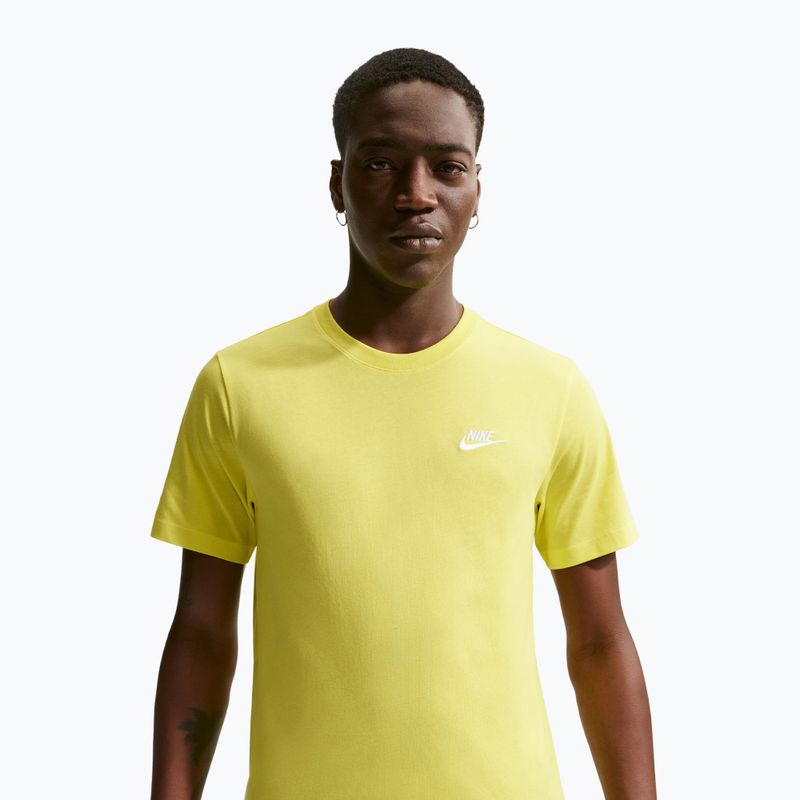 Tricou pentru bărbați Nike Sportswear Club sonic yellow 4