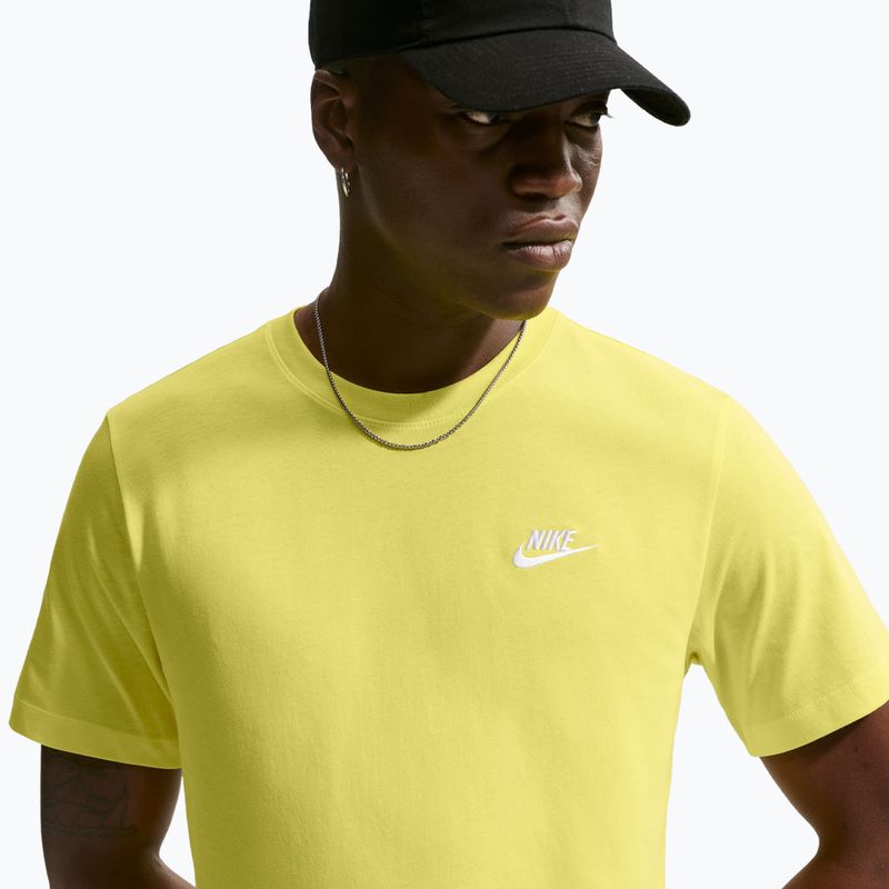 Tricou bărbătesc Nike Sportswear Club sonic yellow 5