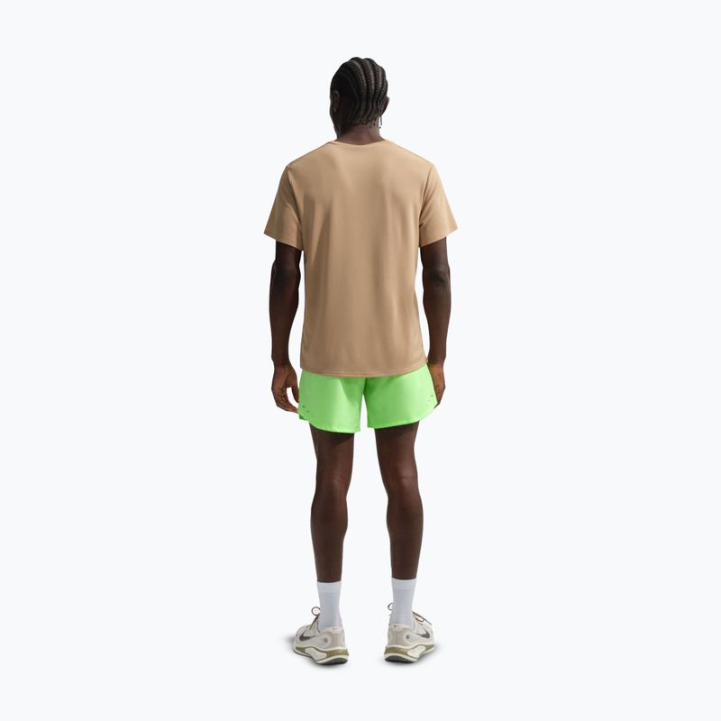 Pantaloni scurți pentru bărbați Nike Stride Dri-Fit Brief-Lined 7" lime blast 3