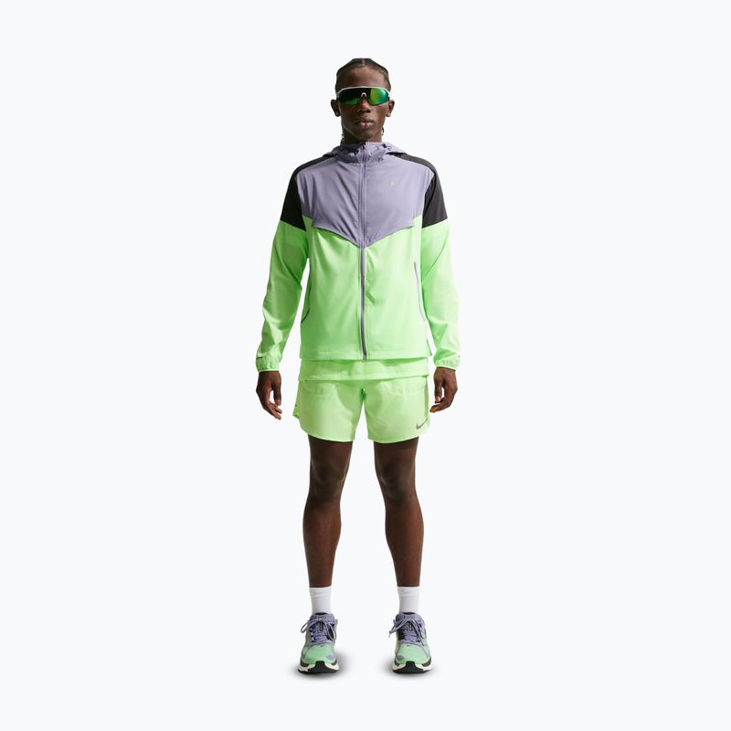 Pantaloni scurți de alergare pentru bărbați Nike Stride Dri-Fit 2in1 7" lime blast 3