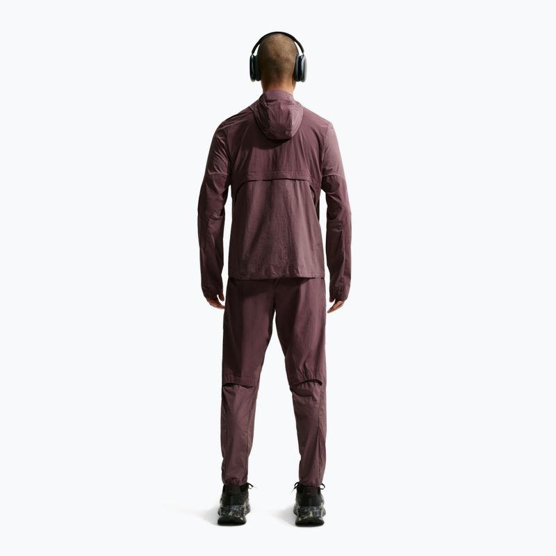 Pantaloni de alergare pentru bărbați Nike Stride Repel Woven dark wine/tattoo/burgundy crush 3