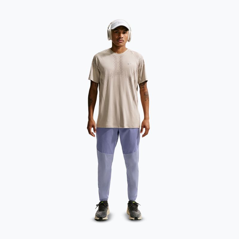 Pantaloni de alergare pentru bărbați Nike Stride Repel Woven iron purple/indigo haze 2