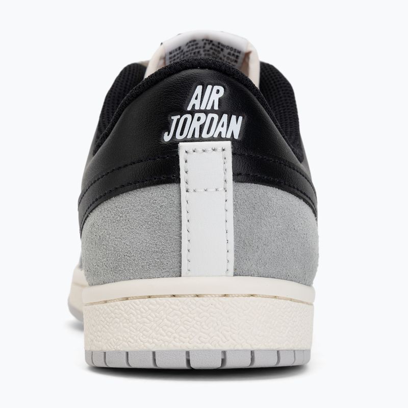 Încălțăminte pentru bărbați Nike Air Jordan Skyline Low summit white/light smoke grey/black 6