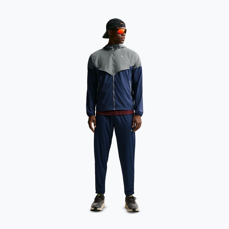 Geacă de alergare pentru bărbați Nike Impossibly Light Windrunner smoke grey/smoke grey/midnight navy 2