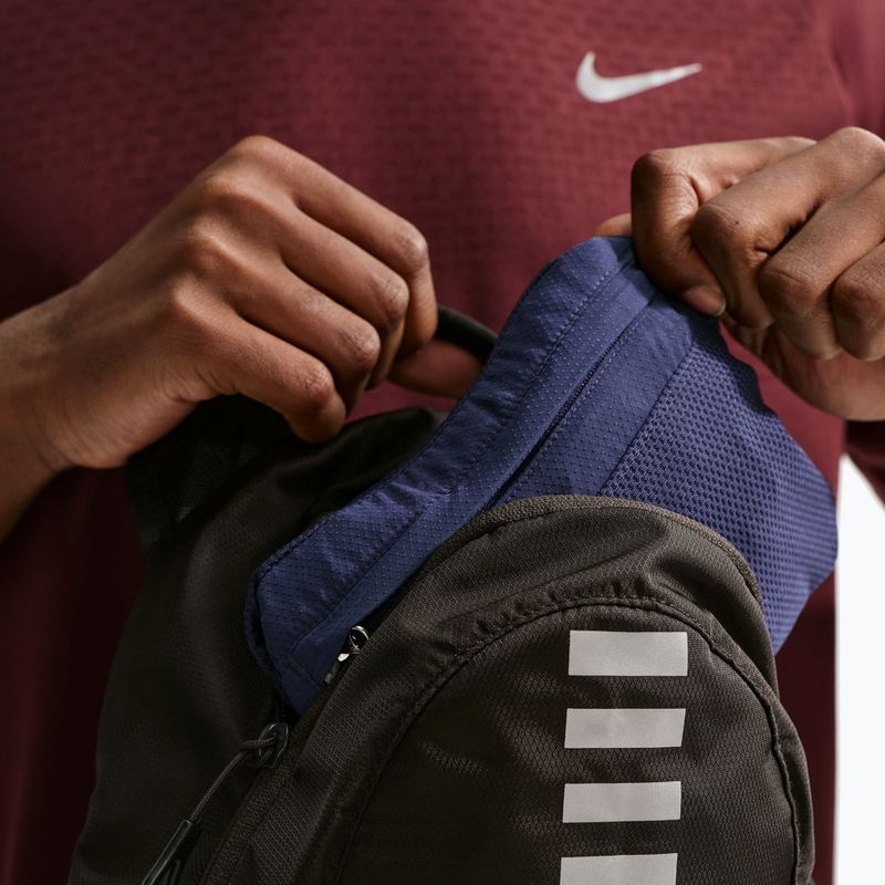 Geacă de alergare pentru bărbați Nike Impossibly Light Windrunner smoke grey/smoke grey/midnight navy 7